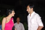 Mandira Bedi and Rahul Khanna at Jaslok Hospital to go Pink on 15th Oct 2012 (3).JPG